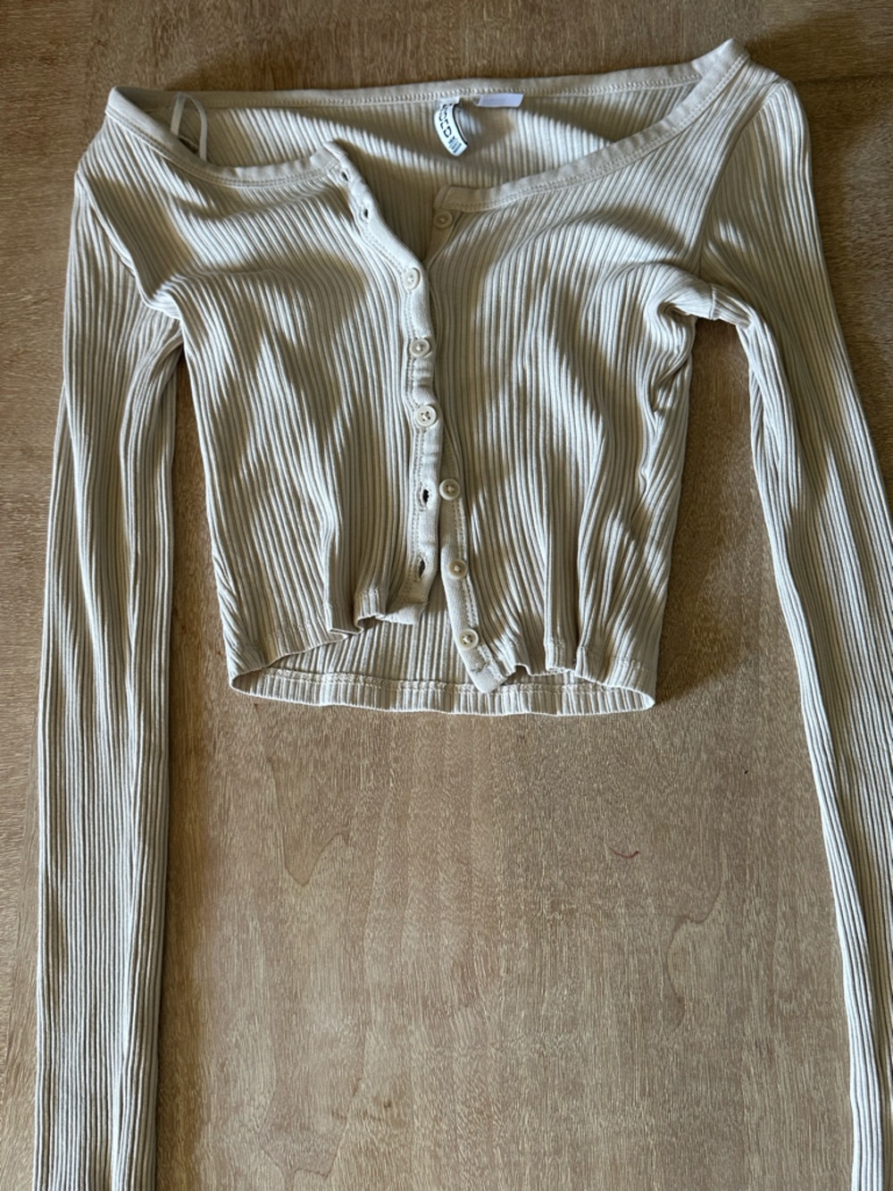 H&M Cream Ribbed Long Sleeve Button-Down Crop Top